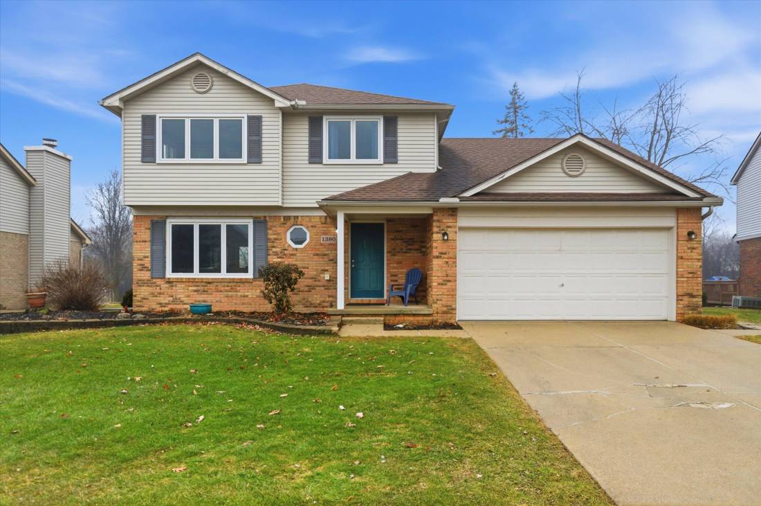 1380 S Hidden Creek Drive, Saline, MI 48176
