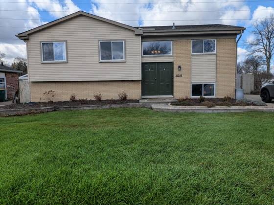 18298 Alvaro Avenue, Brownstown, MI 48193 photo 2