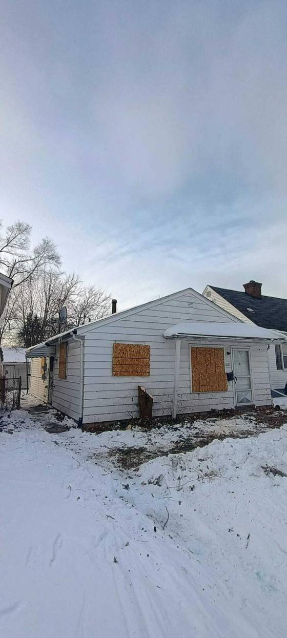 6121 Plainview Avenue, Detroit, MI 48228 photo 2