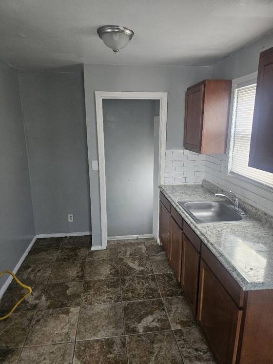 12944 Rosemont, Detroit, MI 48223 photo 3