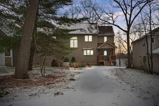6511 Forest Beach Drive, Brighton, MI 48116 photo 2