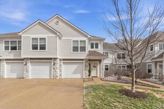709 Fieldstone Circle W, Chelsea, MI 48118 photo 2