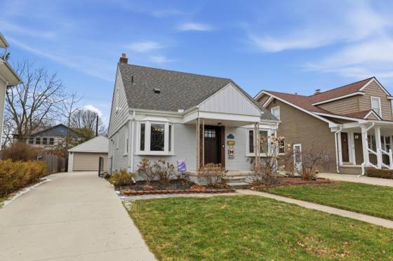 325 N Evergreen Street, Plymouth, MI 48170 photo 2