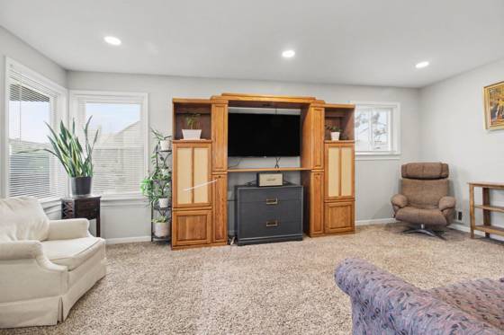 24337 Pennie Street, Dearborn Heights, MI 48125 photo 4