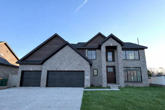 23379 Primrose Lane, Brownstown, MI 48183 photo 2