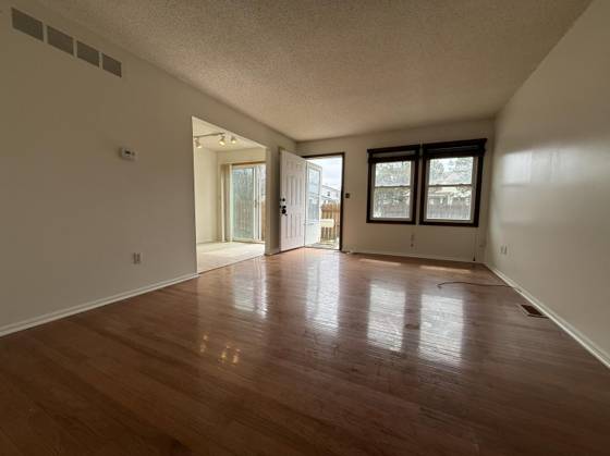 2884 Roundtree Boulevard #Bldg 16, Unit 105, Ypsilanti, MI 48197 photo 4