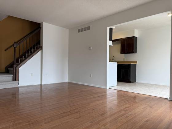 2884 Roundtree Boulevard #Bldg 16, Unit 105, Ypsilanti, MI 48197 photo 5