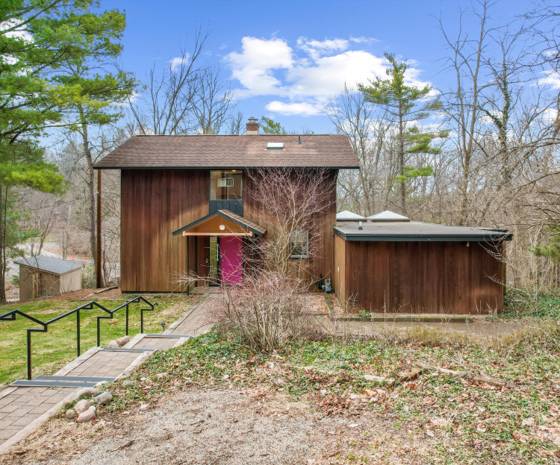 374 Hilldale Drive, Ann Arbor, MI 48105 photo 3
