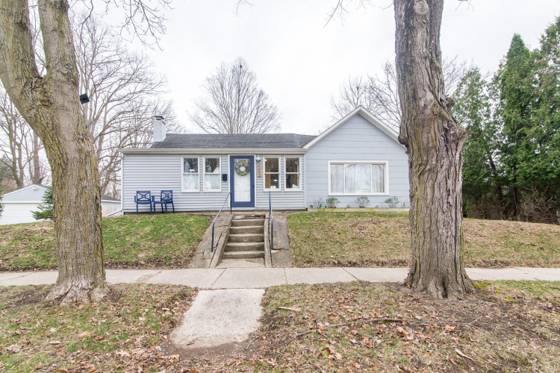 553 W Middle Street, Chelsea, MI 48118 photo 2