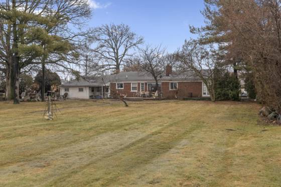 26204 Doxtator Street, Dearborn Heights, MI 48127 photo 5