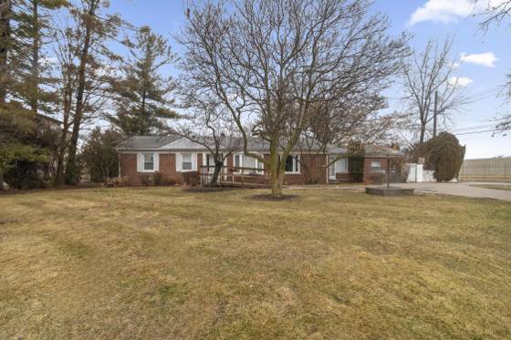 26204 Doxtator Street, Dearborn Heights, MI 48127 photo 2