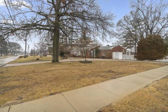 26204 Doxtator Street, Dearborn Heights, MI 48127 photo 4