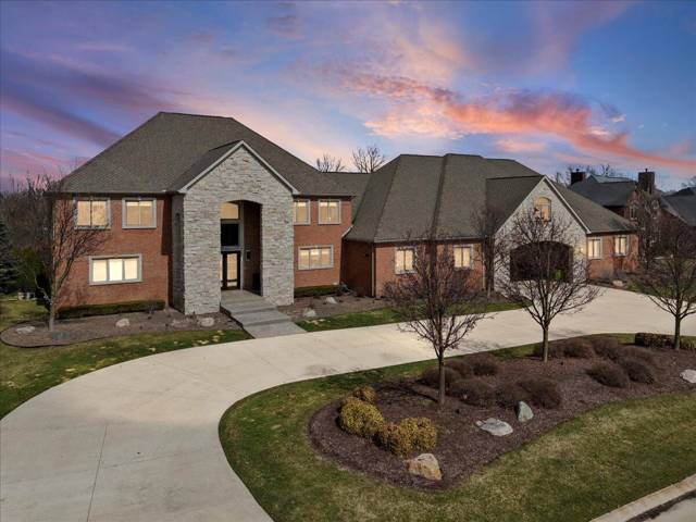 52960 Trailwood Drive, South Lyon, MI
