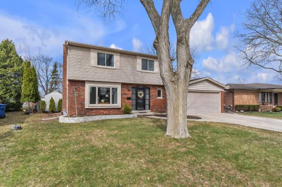 7533 Hillsboro Drive, Canton, MI 48187 photo 2
