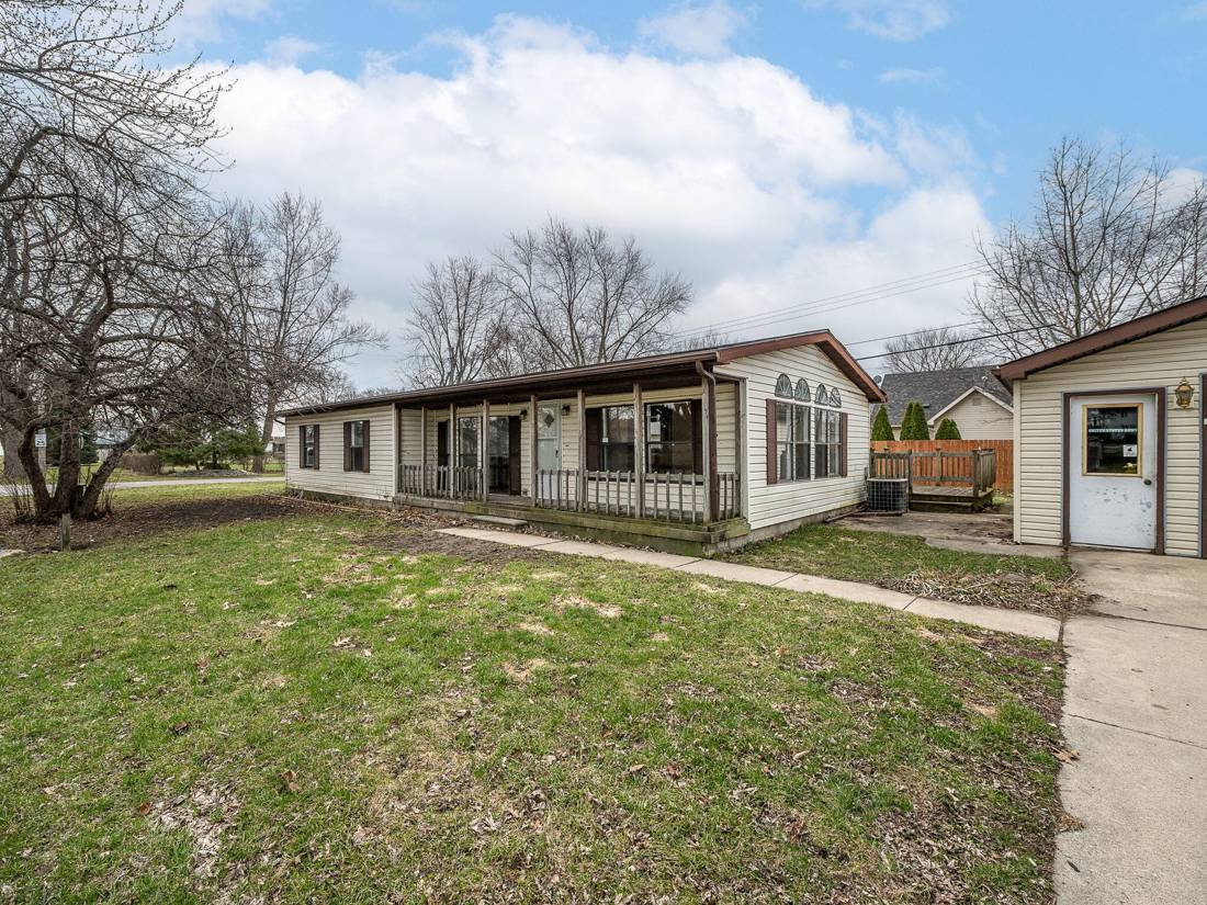 3562 Meadowcrest Drive, Monroe, MI 48162