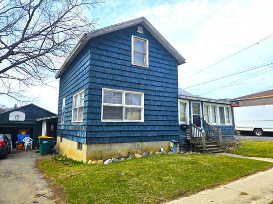 218 S Cherry Street, Flushing, MI 48433 photo 2