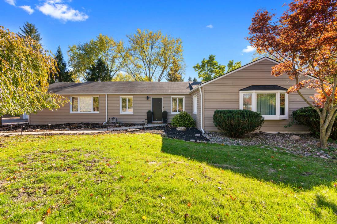 6810 N Territorial Road, Plymouth, MI 48170