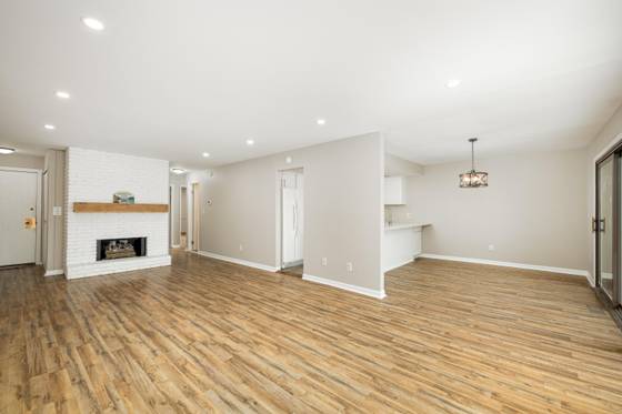 893 Cliffs #307 A, Ypsilanti, MI 48198 photo 2