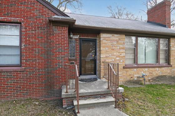 18759 Huntington Avenue, Harper Woods, MI 48225 photo 2