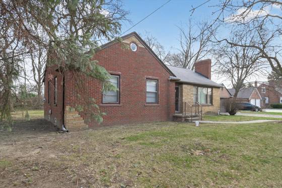 18759 Huntington Avenue, Harper Woods, MI 48225 photo 5