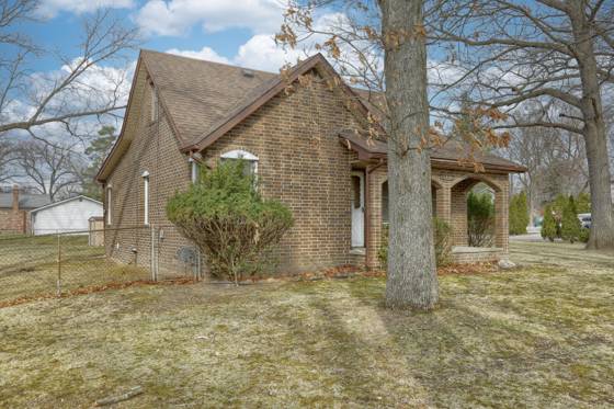 15641 Loveland Street, Livonia, MI 48154 photo 3