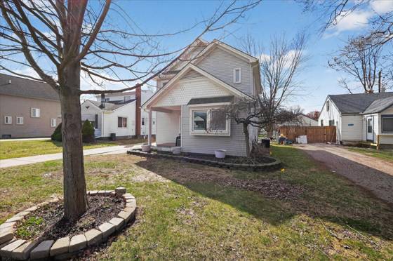 8915 Deering Street, Livonia, MI 48150 photo 4
