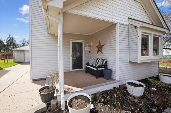 8915 Deering Street, Livonia, MI 48150 photo 5