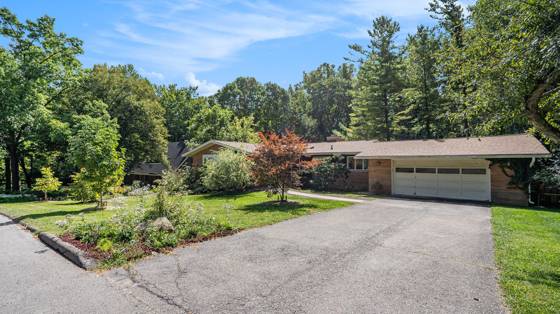 442 Huntington Place, Ann Arbor, MI 48104 photo 2
