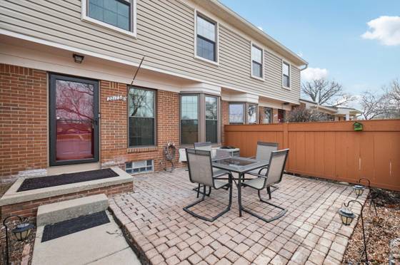 22173 Pondview, Novi, MI 48375 photo 2