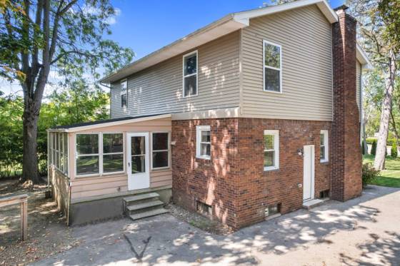 6044 Davison Road, Burton, MI 48509 photo 3