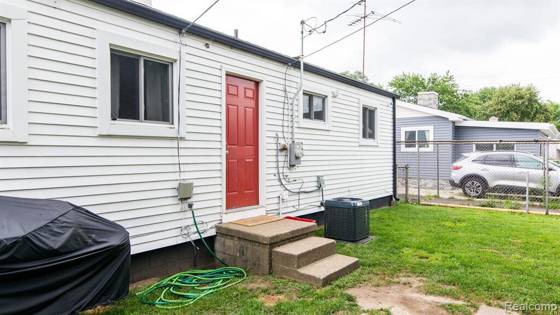 1203 Commonwealth Avenue, Ypsilanti, MI 48198 photo 5