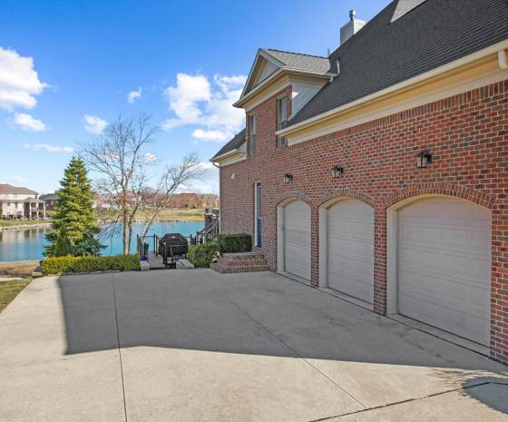 8178 Hunters Ridge Drive, Newport, MI 48166 photo 3