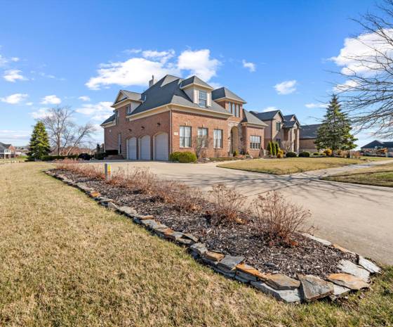 8178 Hunters Ridge Drive, Newport, MI 48166 photo 2