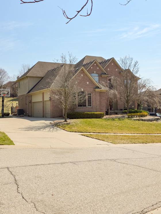 1053 Autumnview Court, Rochester, MI 48307 photo 2
