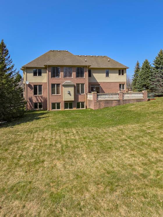 1053 Autumnview Court, Rochester, MI 48307 photo 3