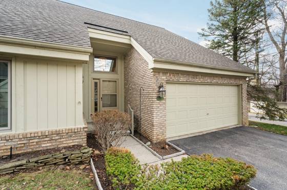 36482 Lochdale, Farmington Hills, MI 48335 photo 2