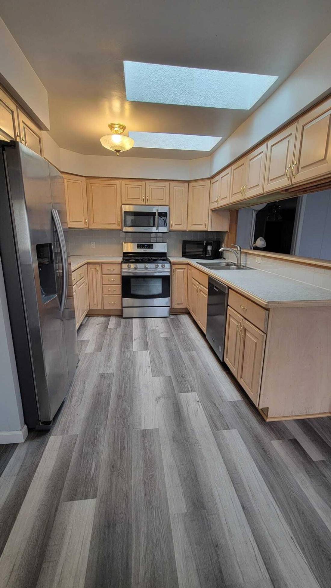655 Robinwood Drive, Troy, MI 48083