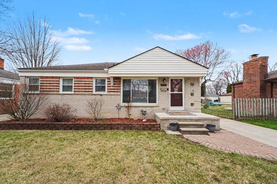 10061 Seltzer Street, Livonia, MI 48150 photo 2