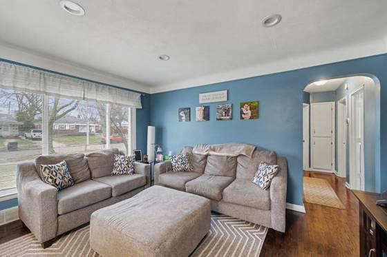 10061 Seltzer Street, Livonia, MI 48150 photo 4