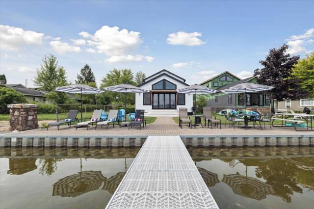 9098 Dexter-Pinckney Road, Pinckney, MI