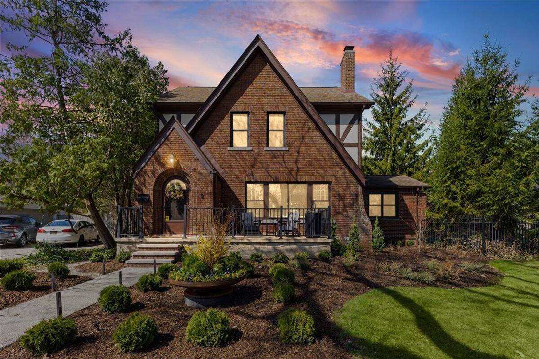 2656 Burnham Road, Royal Oak, MI 48073