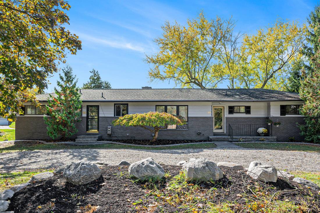 60 Waldon Road, Clarkston, MI 48346