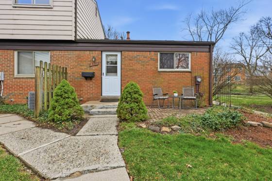 119 Sheffield, Saline, MI 48176 photo 2