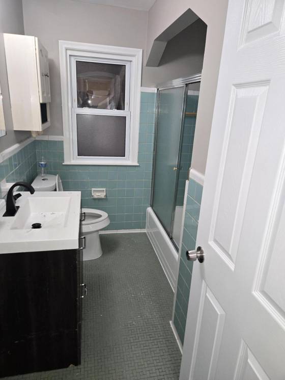 20542 Ashton Avenue, Detroit, MI 48219 photo 2