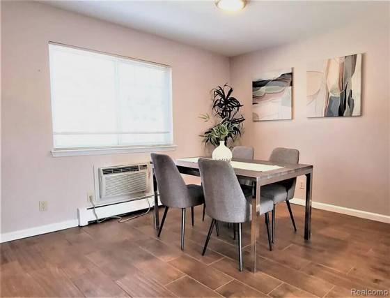 2445 Torquay Avenue #211, Royal Oak, MI 48073 photo 5