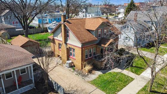 421 E Clinton Street, Howell, MI 48843 photo 3