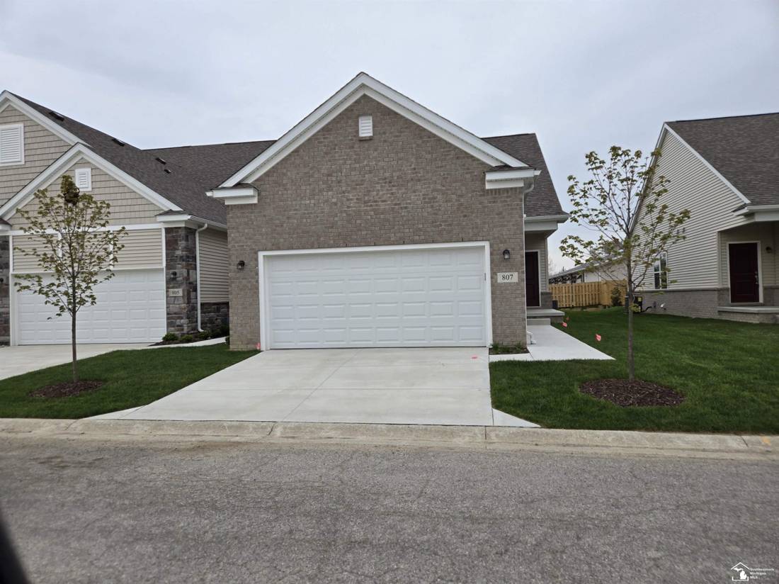 807 Plum Vlg Drive #57, Monroe, MI 48161