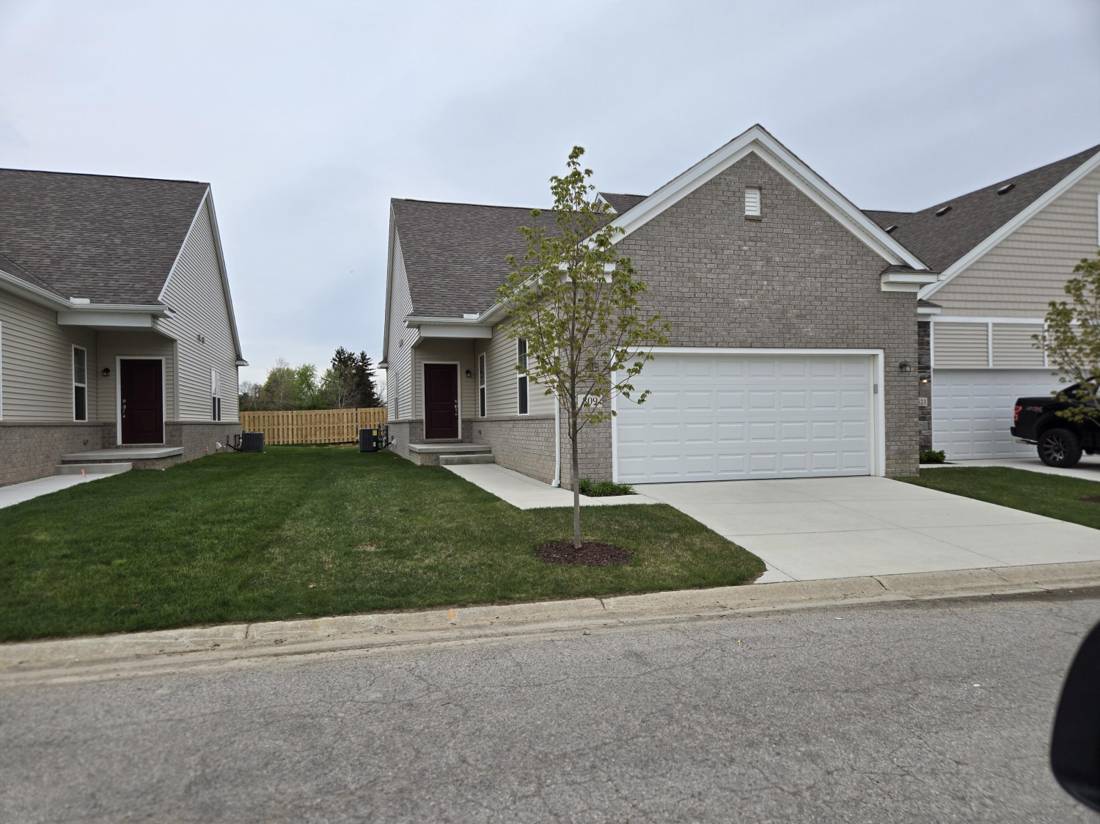 4260 Plum Village Circle, Monroe, MI 48161