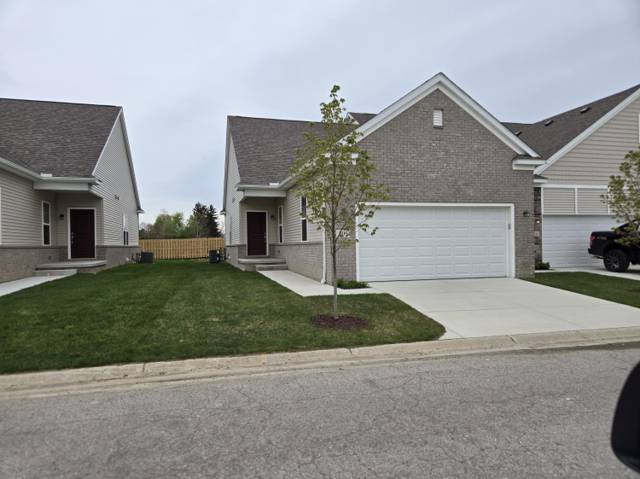 4266 Plum Village Circle #39, Monroe, MI