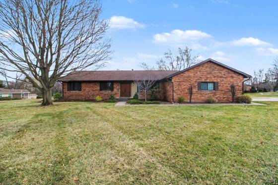 8409 Crestshire Drive, Ypsilanti, MI 48197 photo 2